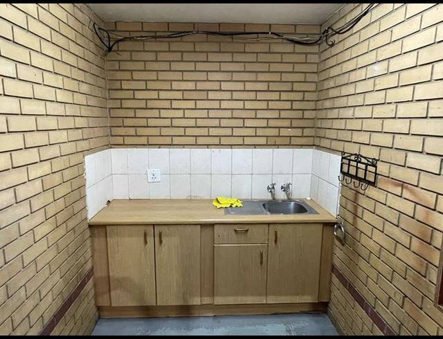 BUSINESS PROPERTY TO RENT IN HENNOPS PARK INDUSTRIAL